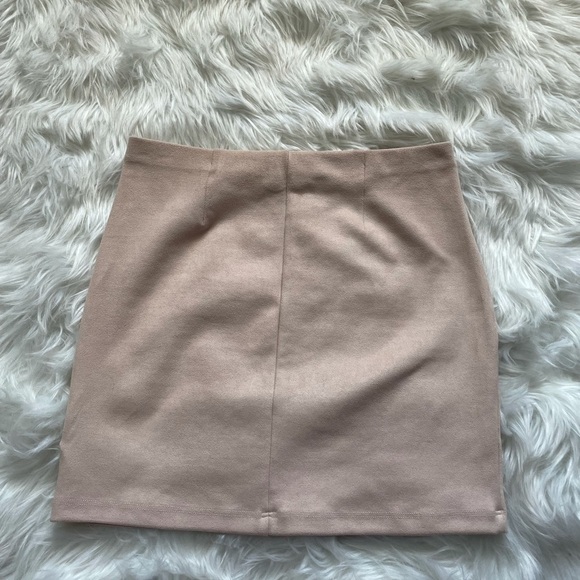 BEBE: MINI SKIRT - Size S - Picture 3 of 8